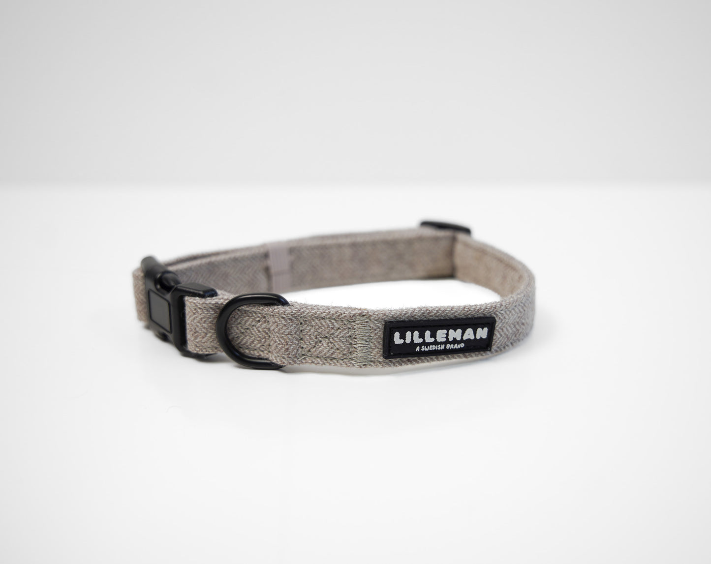 Tweed Collar
